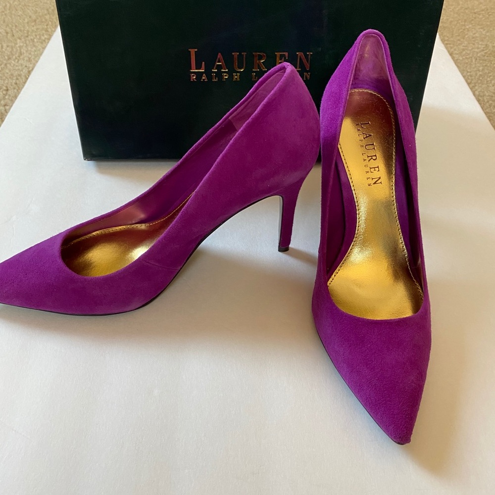 Ralph Lauren Size 7  Suede Heels